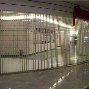 水晶折叠侧卷电动门